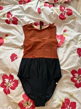 summersalt Beige and Black Zipper-Trim Swim Top